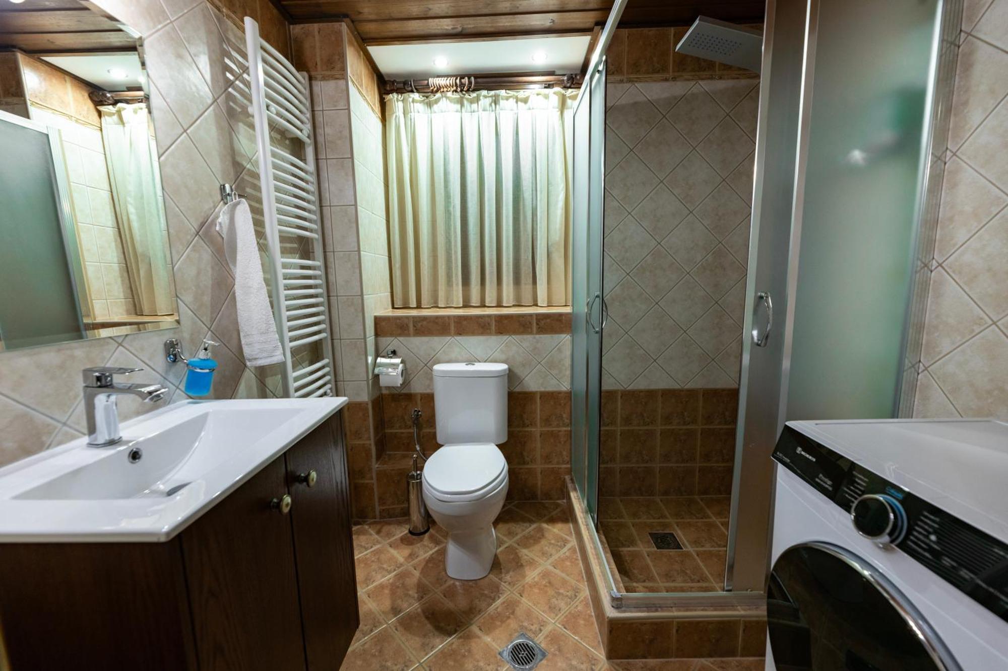 Lirtzis Villa *